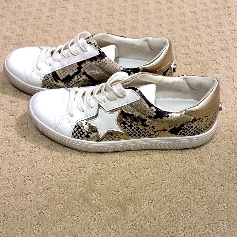 Steve Madden White and Gold Snake Print Sneakers